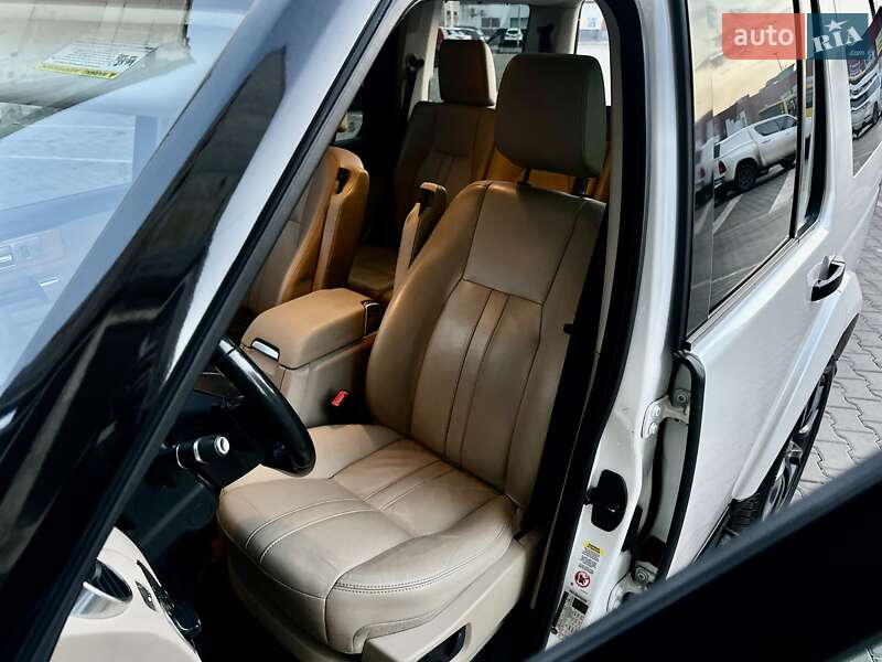 Позашляховик / Кросовер Land Rover Discovery 2015 в Тернополі
