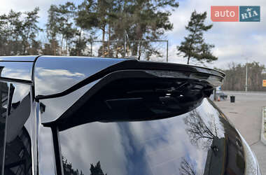 Внедорожник / Кроссовер Land Rover Discovery 2021 в 