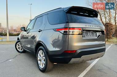 Позашляховик / Кросовер Land Rover Discovery 2018 в 