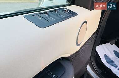 Позашляховик / Кросовер Land Rover Discovery 2018 в 