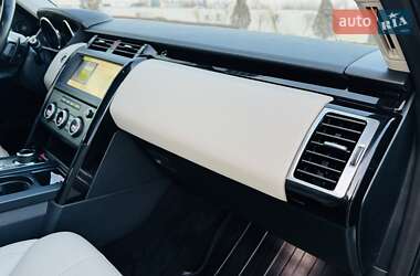 Позашляховик / Кросовер Land Rover Discovery 2018 в 