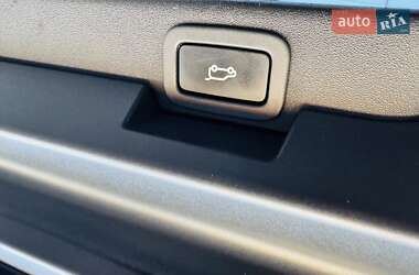 Позашляховик / Кросовер Land Rover Discovery 2018 в 
