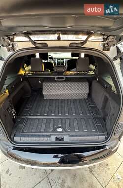 Внедорожник / Кроссовер Land Rover Discovery 2023 в 