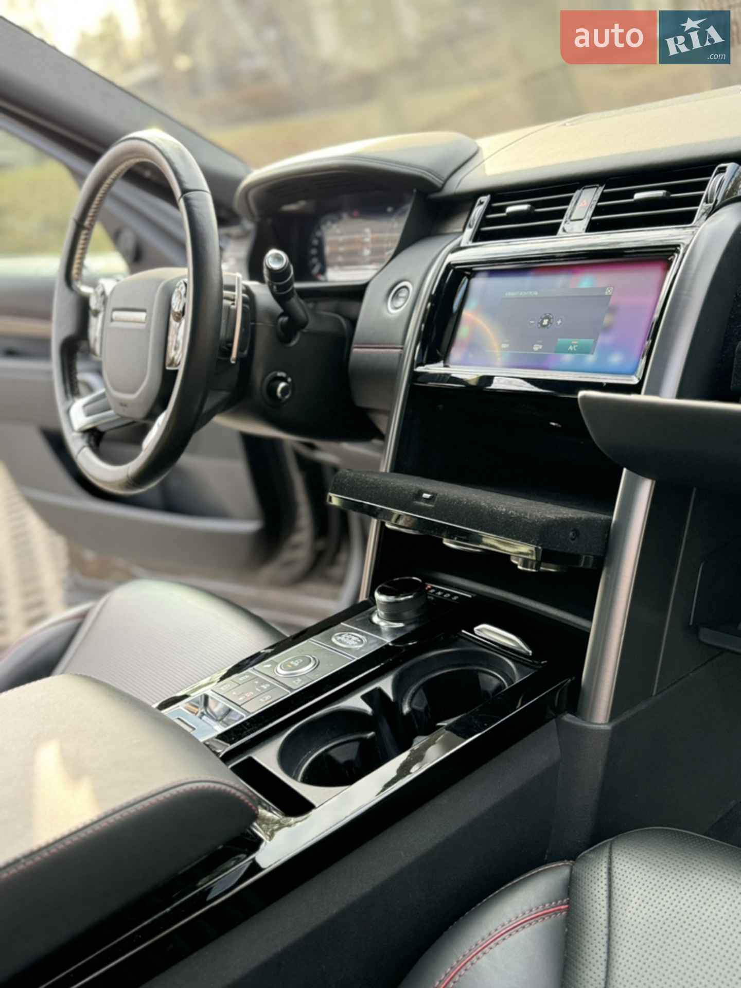 2019 Land Rover Discovery - мініатюра 18