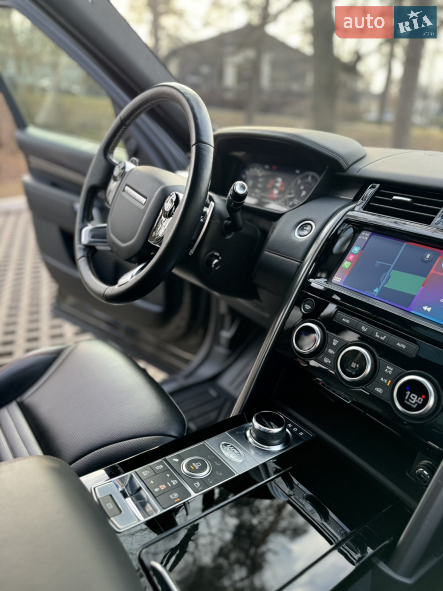 2019 Land Rover Discovery - мініатюра 23