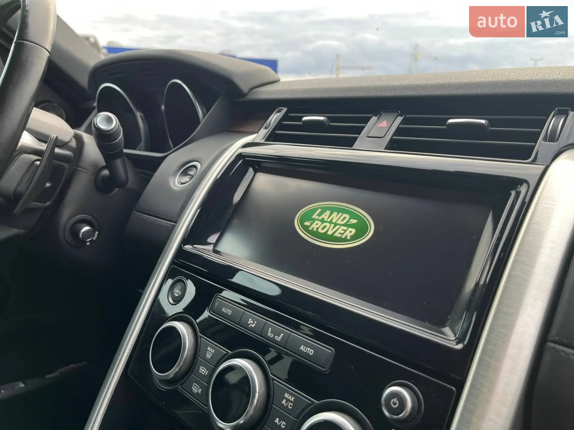 2017 Land Rover Discovery - мініатюра 35