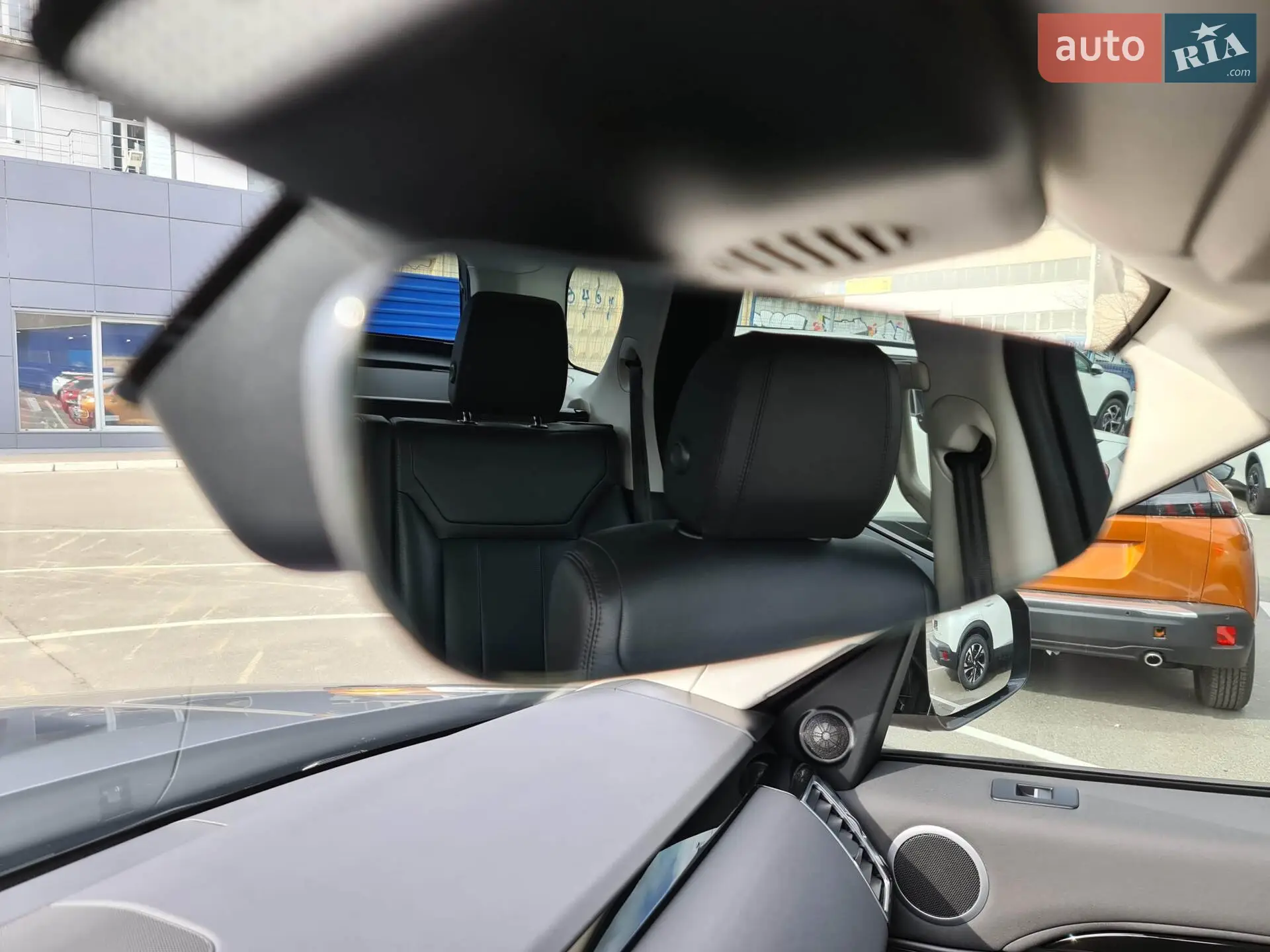 2019 Land Rover Discovery - мініатюра 32