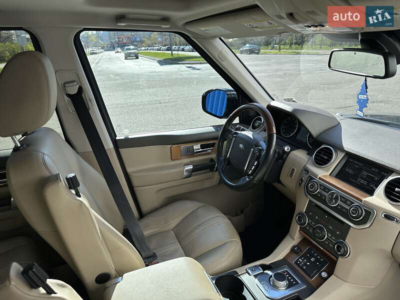 Внедорожник / Кроссовер Land Rover Discovery 2016 в Киеве