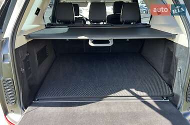 Внедорожник / Кроссовер Land Rover Discovery 2017 в 