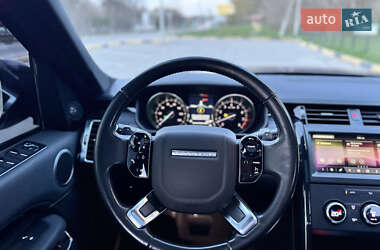Позашляховик / Кросовер Land Rover Discovery 2018 в 