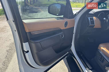 Внедорожник / Кроссовер Land Rover Discovery 2017 в 