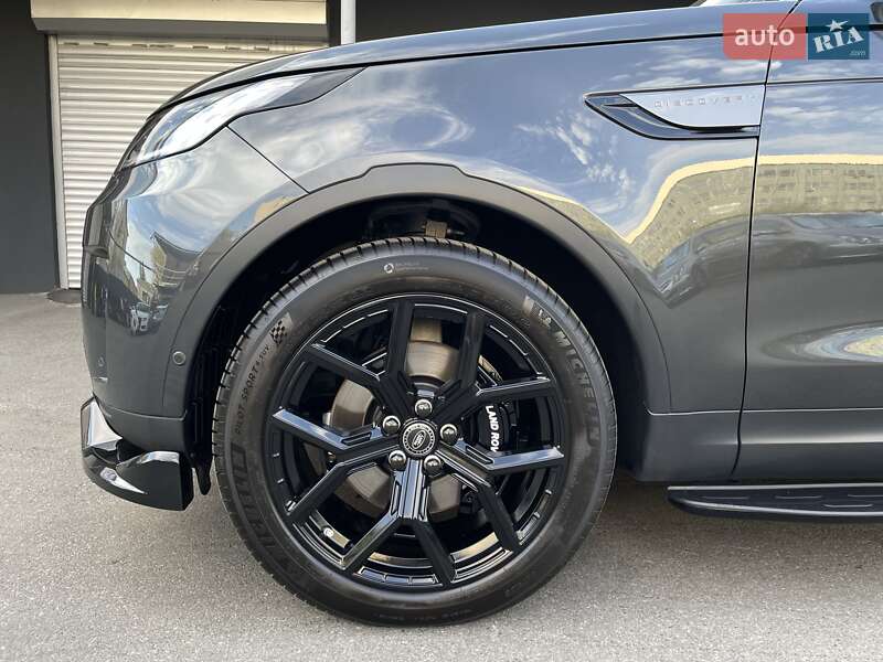 Внедорожник / Кроссовер Land Rover Discovery 2018 в Киеве