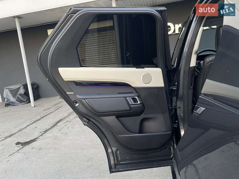 Внедорожник / Кроссовер Land Rover Discovery 2018 в Киеве