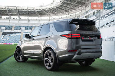 Внедорожник / Кроссовер Land Rover Discovery 2017 в 