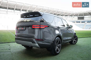 Внедорожник / Кроссовер Land Rover Discovery 2017 в 