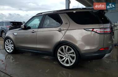 Внедорожник / Кроссовер Land Rover Discovery 2017 в 