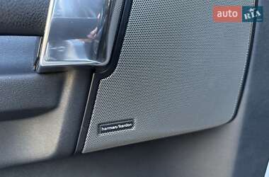 Позашляховик / Кросовер Land Rover Discovery 2010 в 