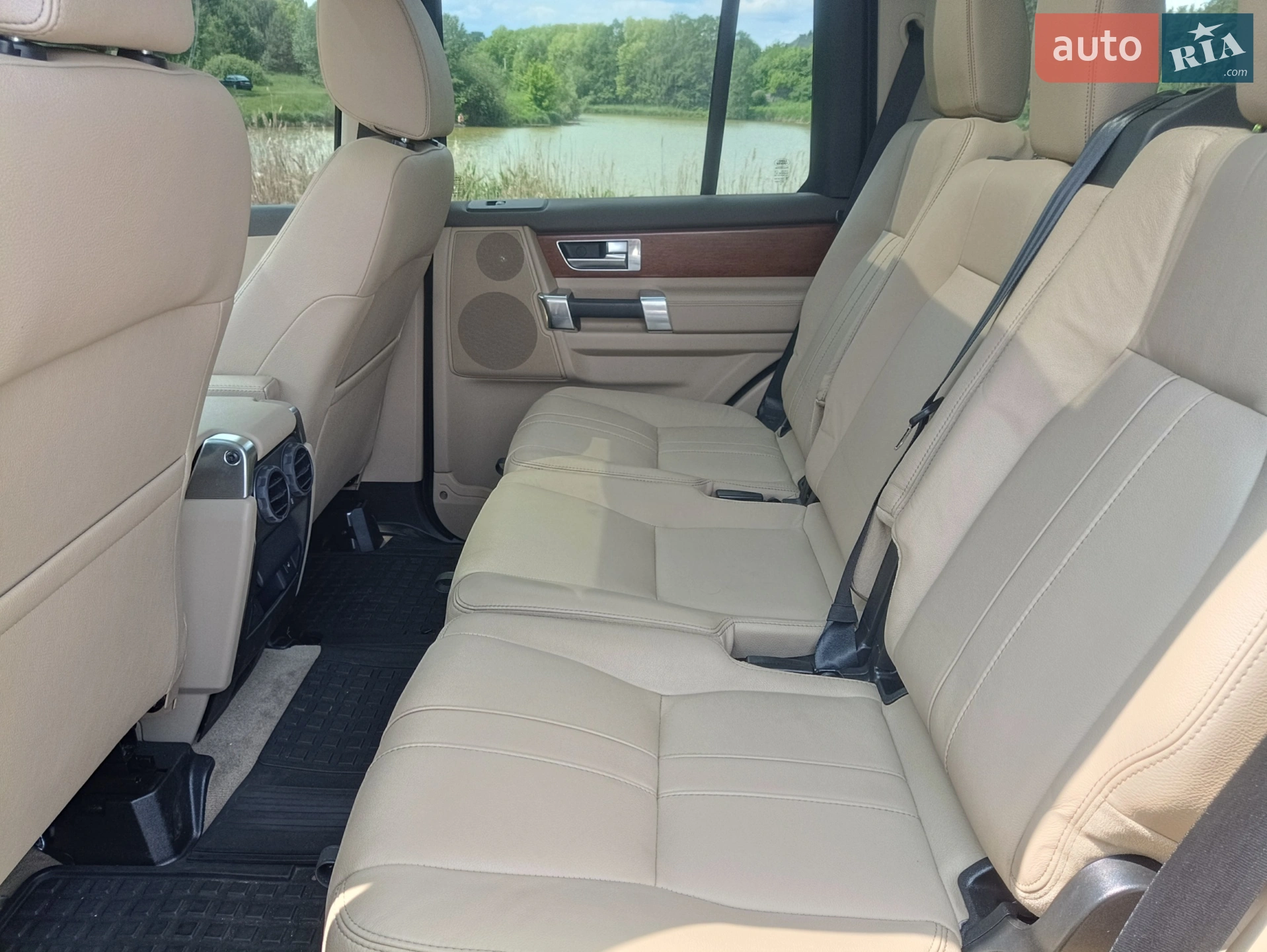2016 Land Rover Discovery - мініатюра 25