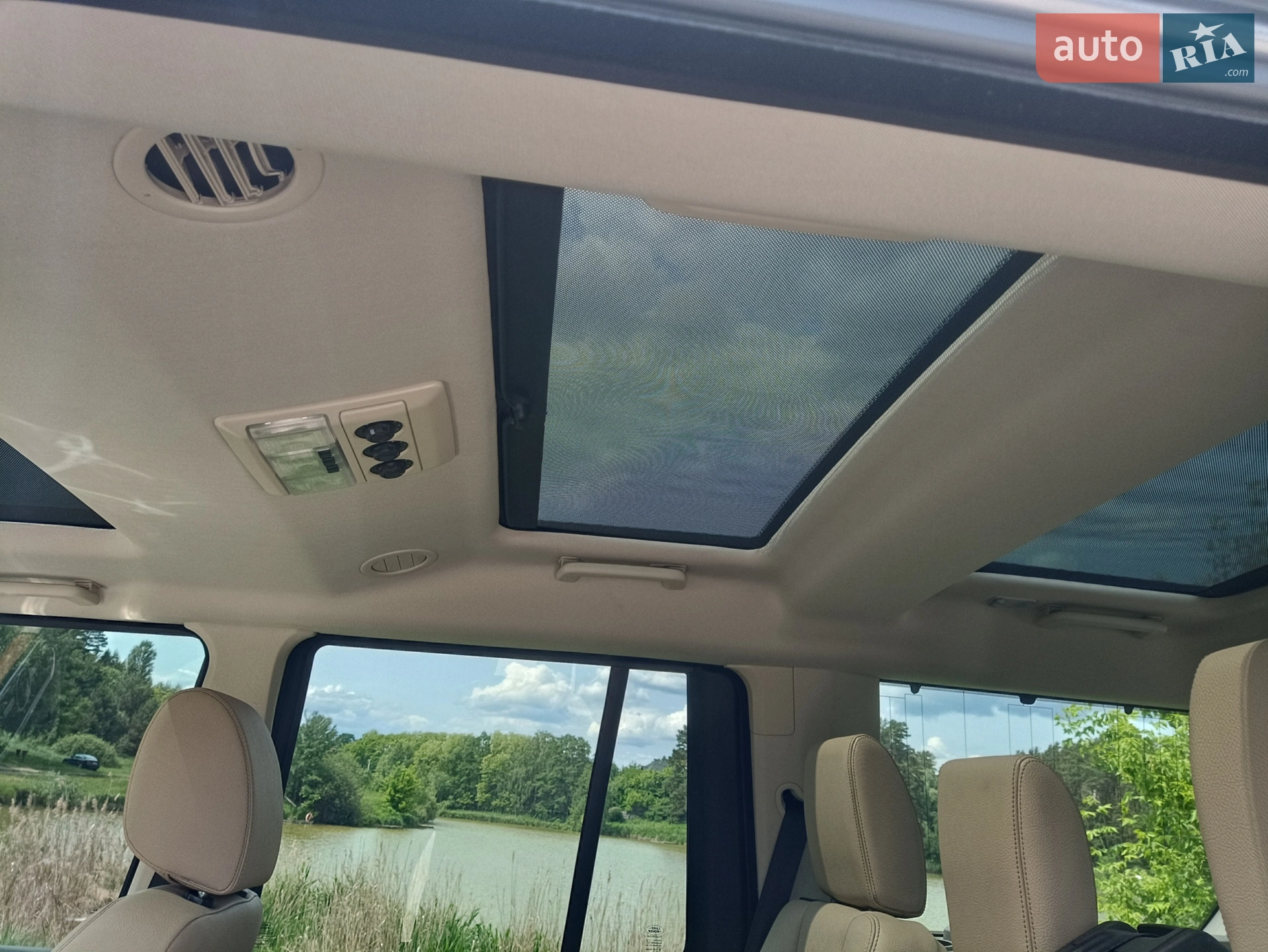 2016 Land Rover Discovery - мініатюра 24