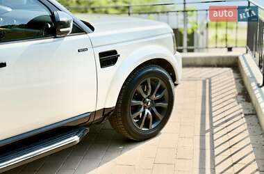 Позашляховик / Кросовер Land Rover Discovery 2015 в 