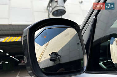 Внедорожник / Кроссовер Land Rover Discovery 2019 в 