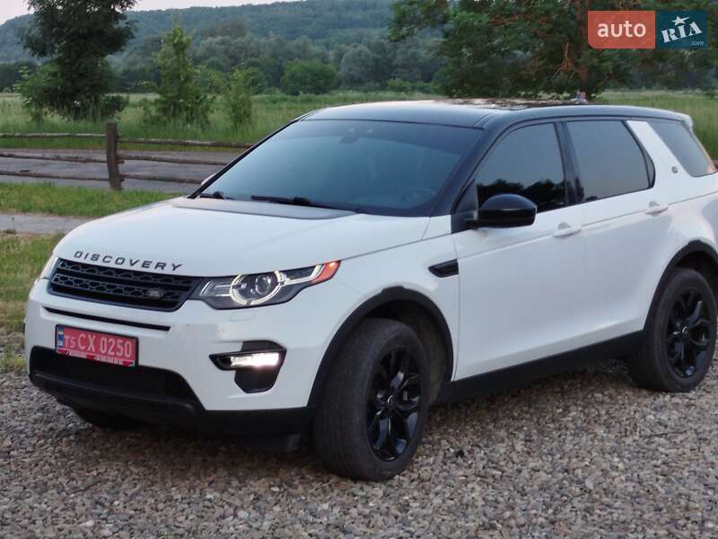 Внедорожник / Кроссовер Land Rover Discovery 2015 в 