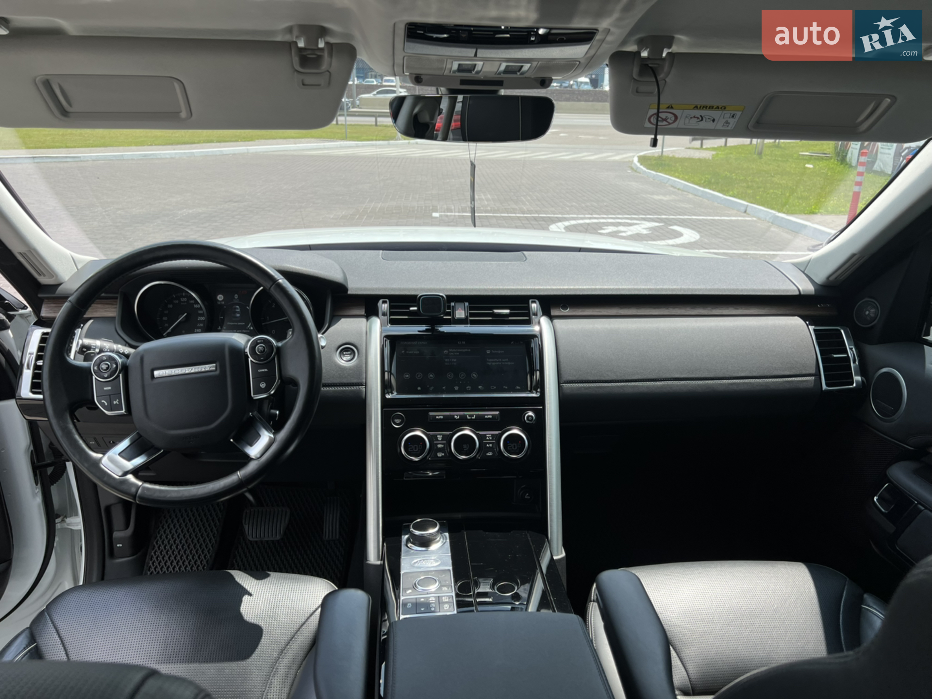 2017 Land Rover Discovery - мініатюра 22
