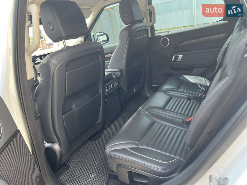 Позашляховик / Кросовер Land Rover Discovery 2017 в Києві