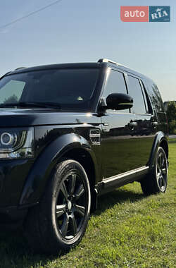 Внедорожник / Кроссовер Land Rover Discovery 2015 в 