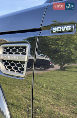 Внедорожник / Кроссовер Land Rover Discovery 2015 в 