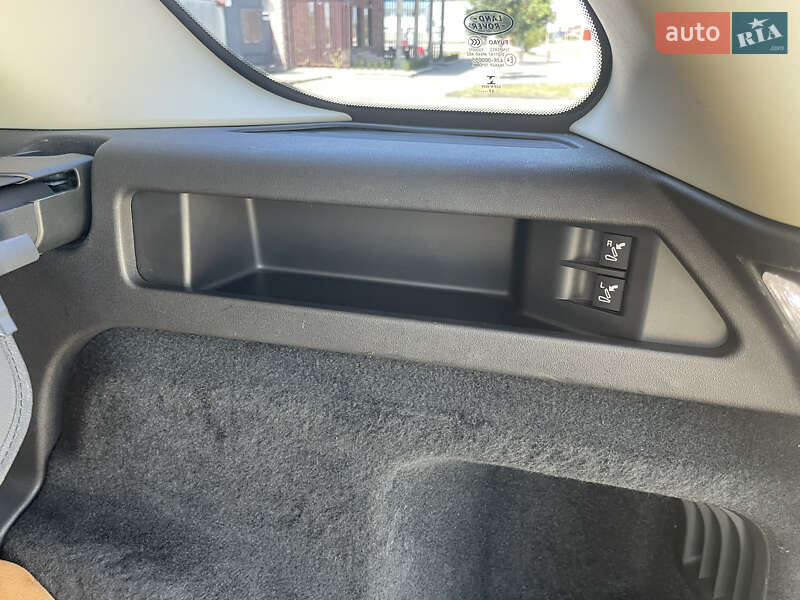 Позашляховик / Кросовер Land Rover Discovery 2017 в Мукачевому