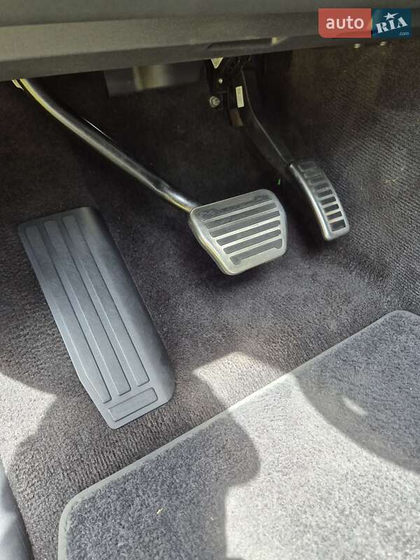 Позашляховик / Кросовер Land Rover Discovery 2021 в Києві