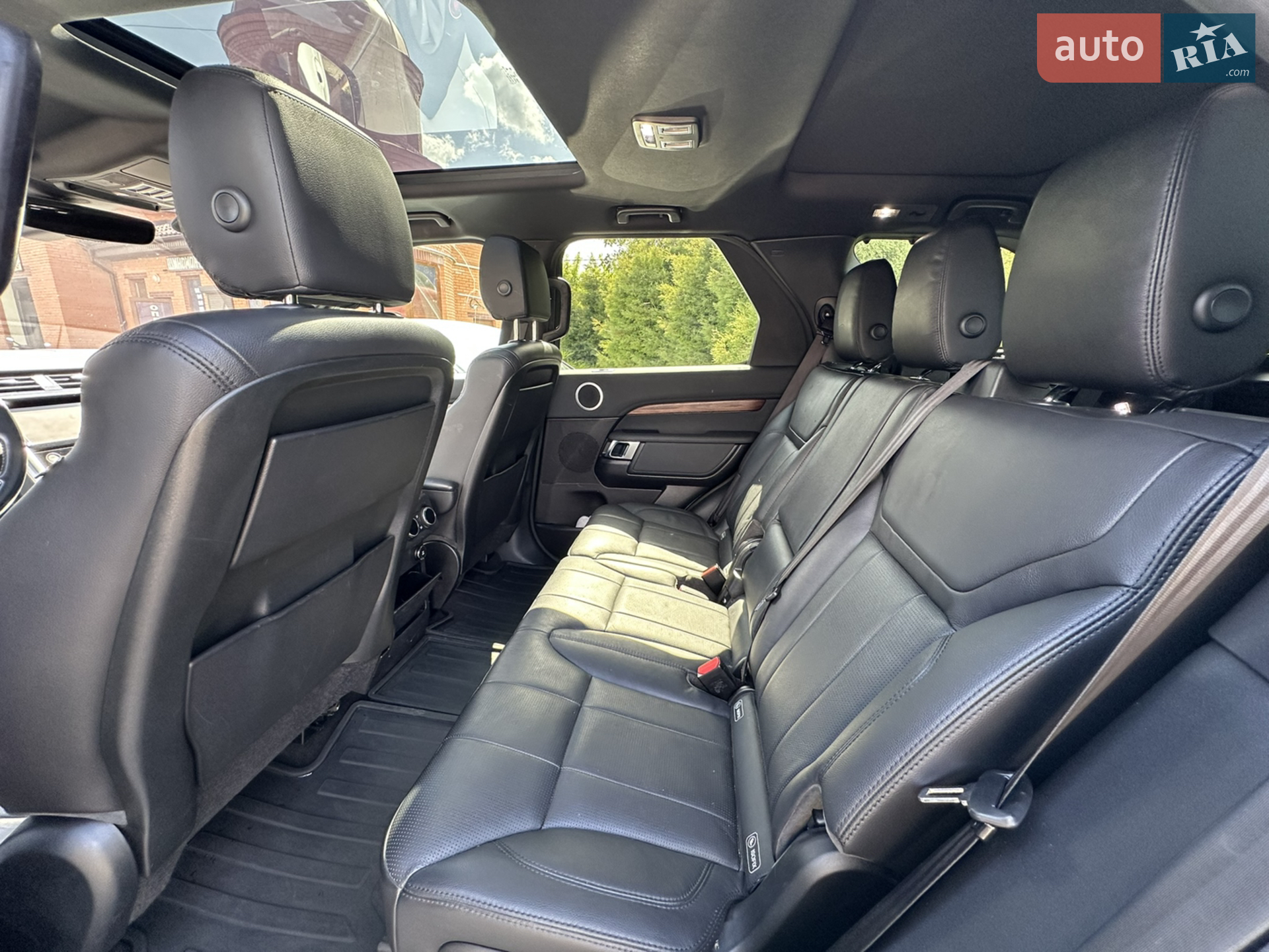 2018 Land Rover Discovery - мініатюра 17