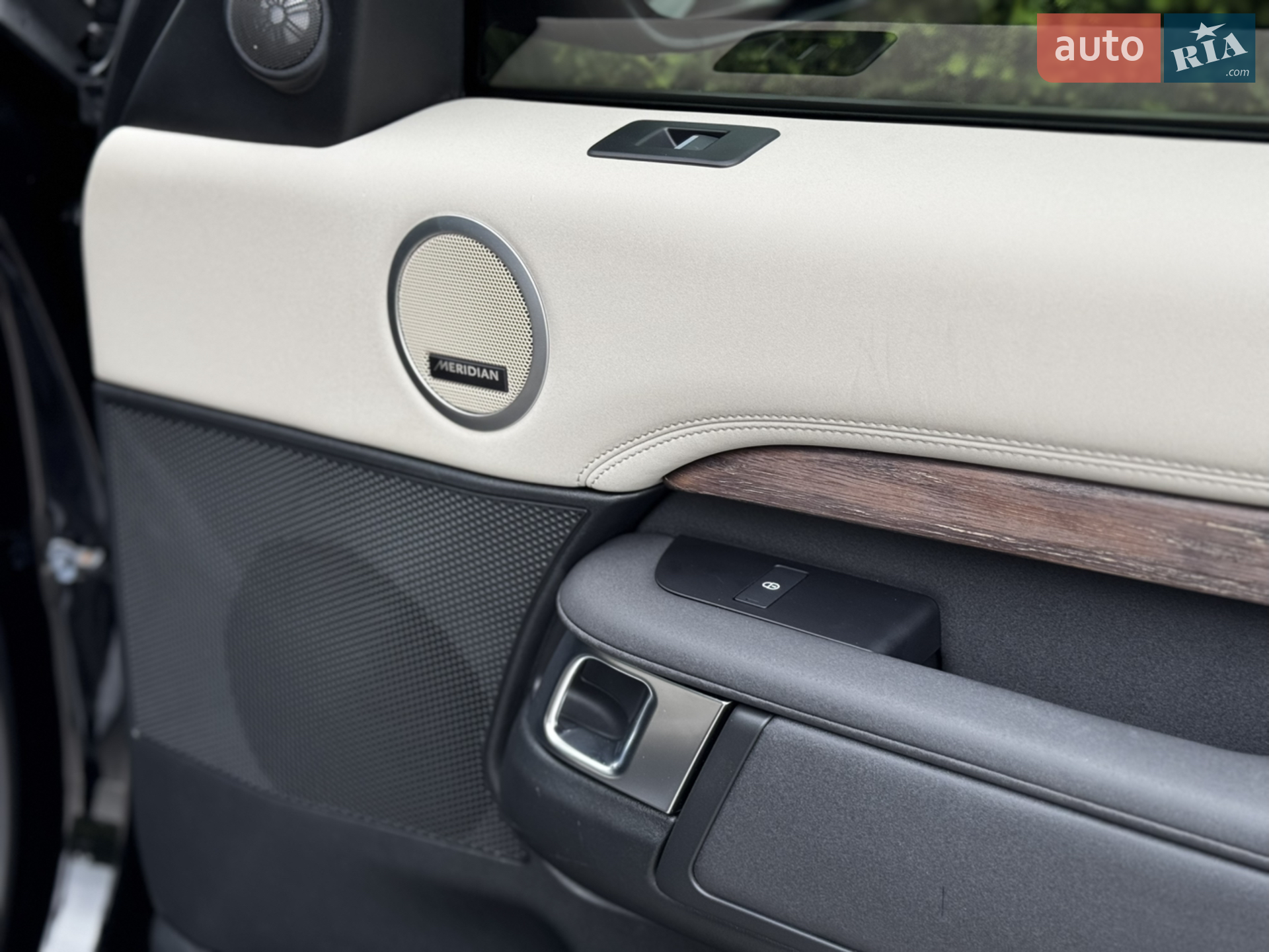 2019 Land Rover Discovery - мініатюра 41