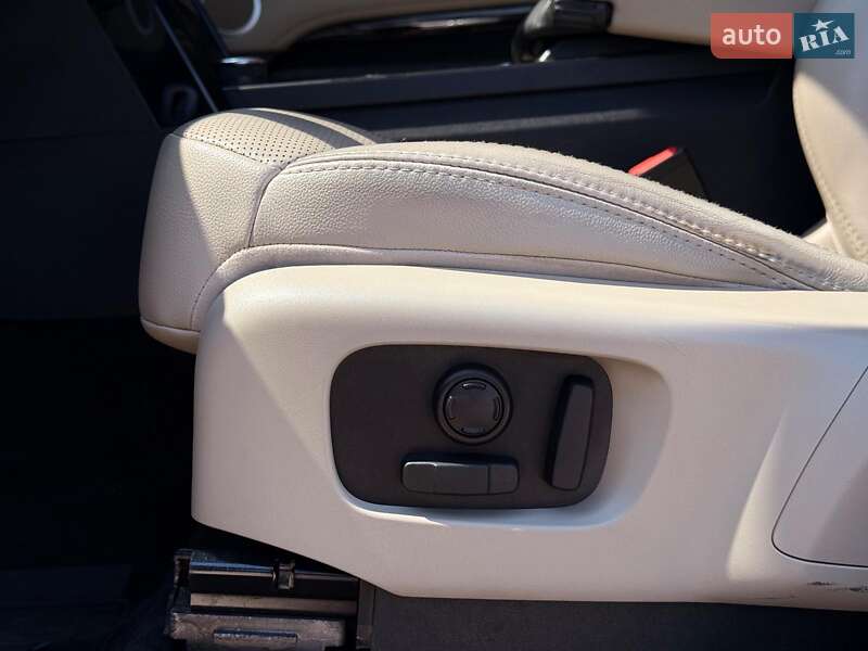 Внедорожник / Кроссовер Land Rover Discovery 2019 в Львове