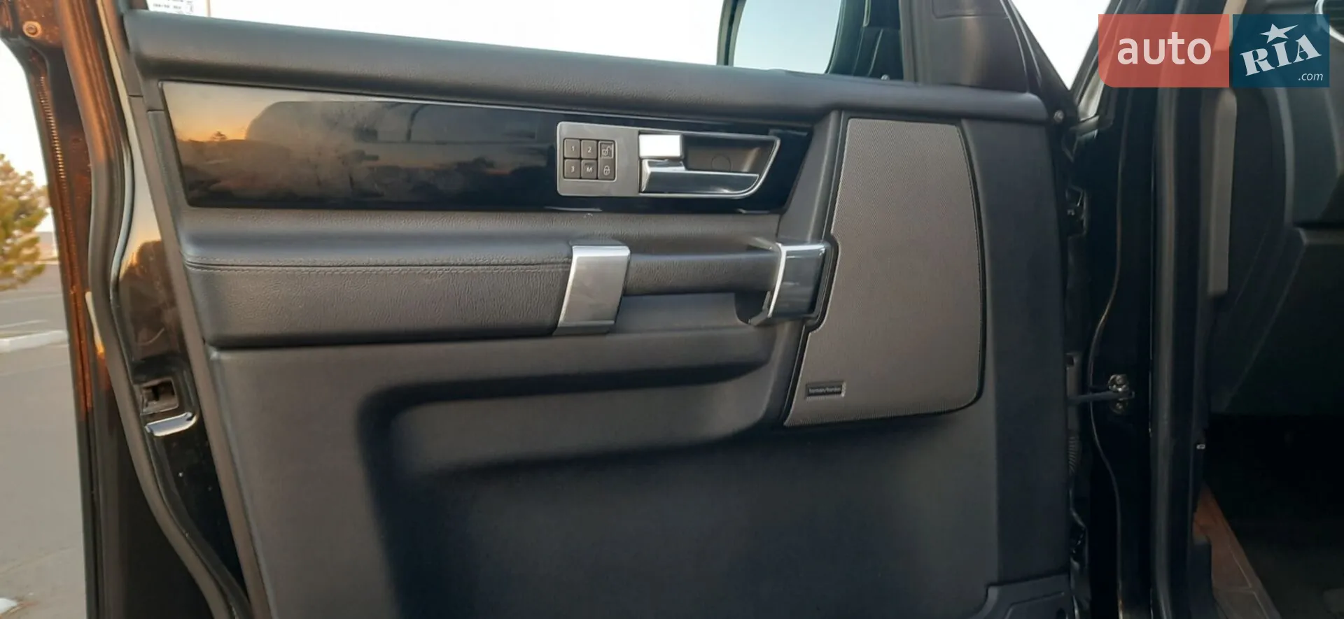2010 Land Rover Discovery - мініатюра 18