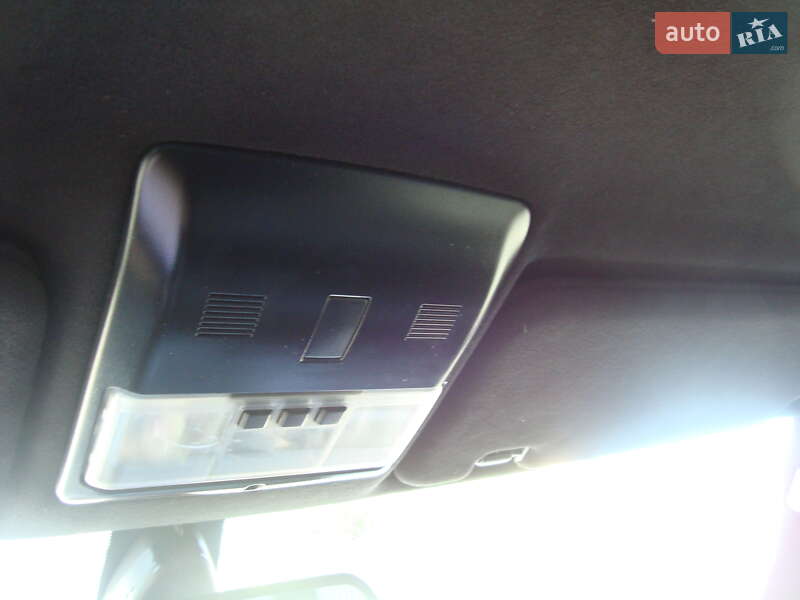 Позашляховик / Кросовер Land Rover Discovery 2006 в Києві