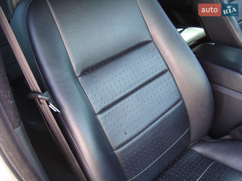 Позашляховик / Кросовер Land Rover Discovery 2006 в Києві