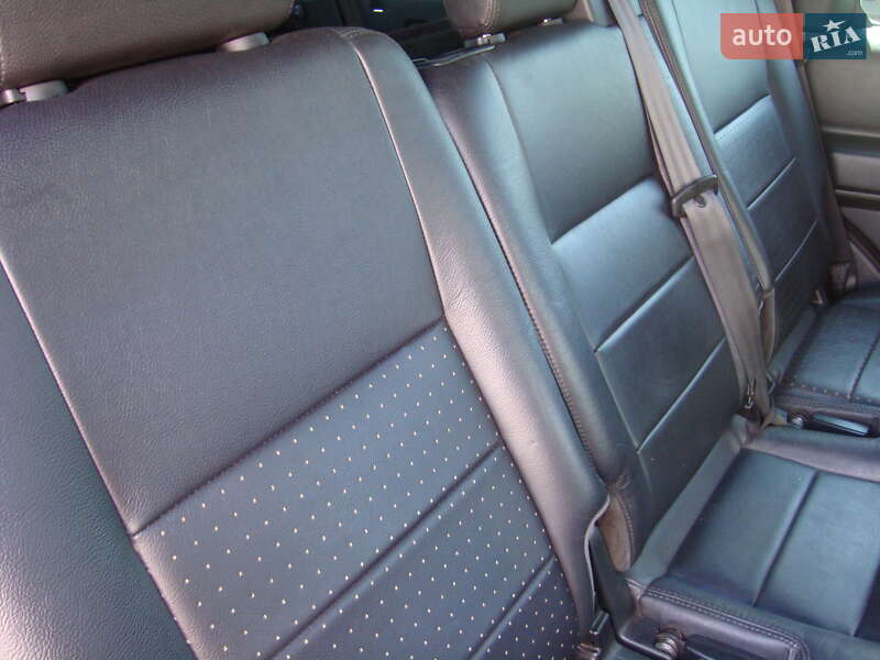 Позашляховик / Кросовер Land Rover Discovery 2006 в Києві