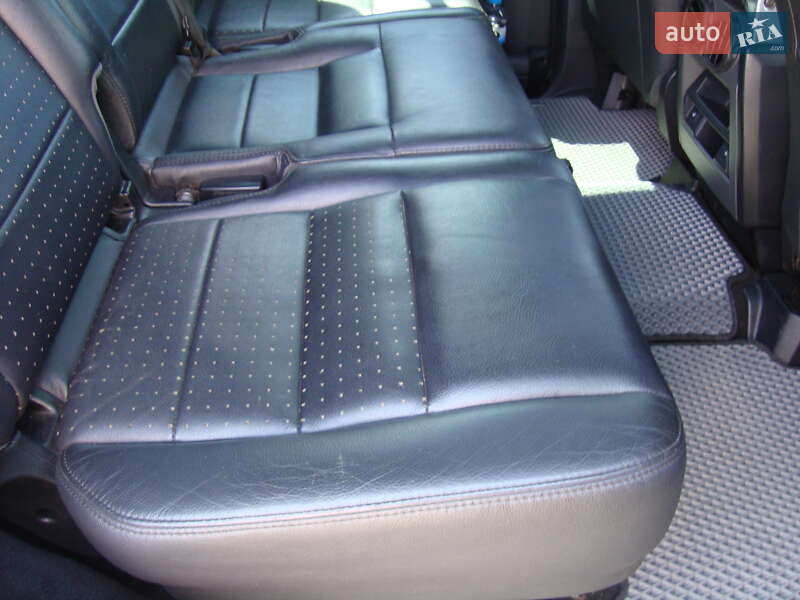 Позашляховик / Кросовер Land Rover Discovery 2006 в Києві