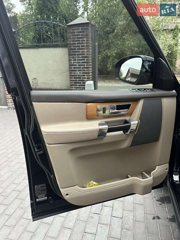 Внедорожник / Кроссовер Land Rover Discovery 2014 в Киеве