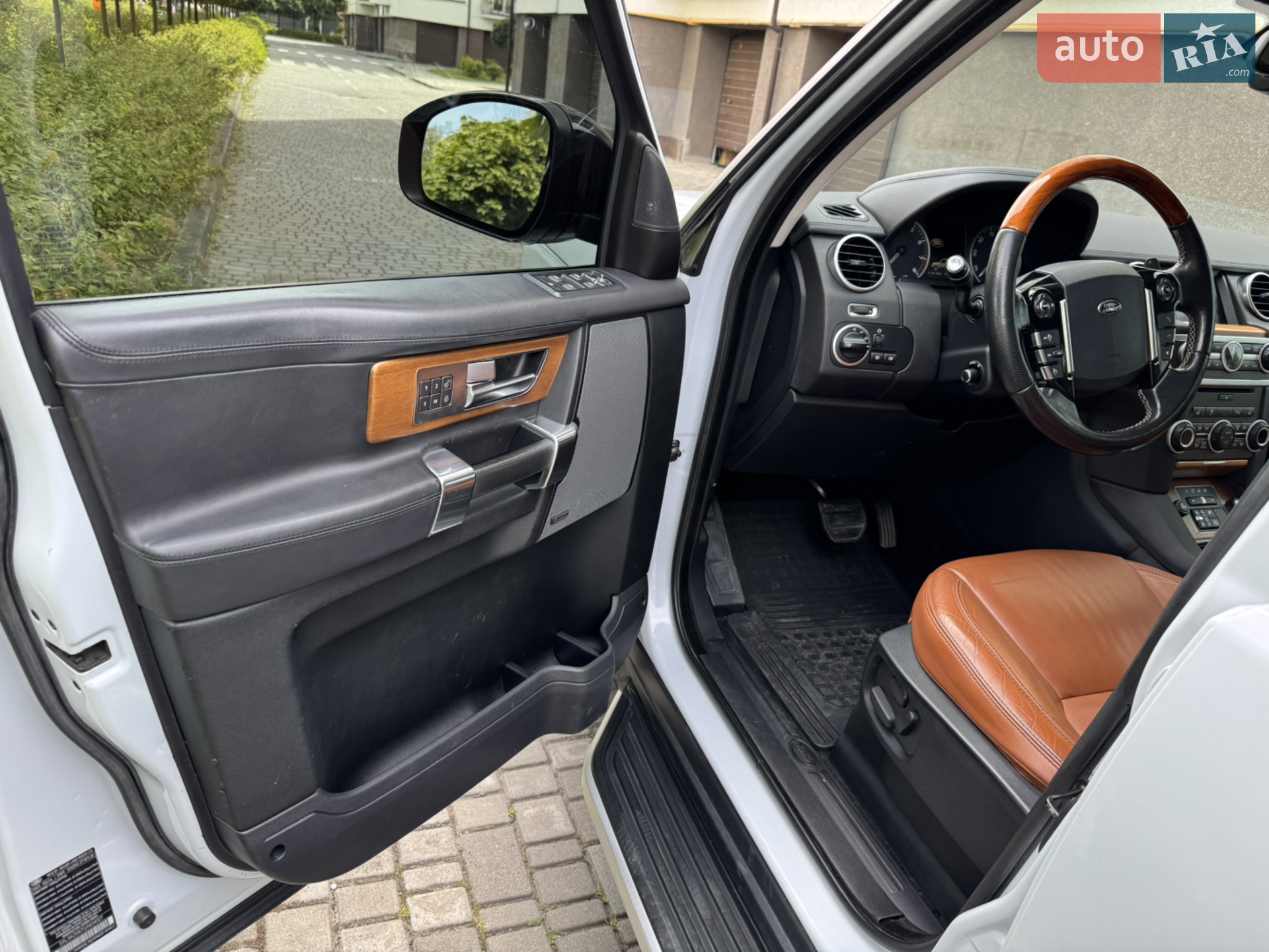 2016 Land Rover Discovery - мініатюра 28