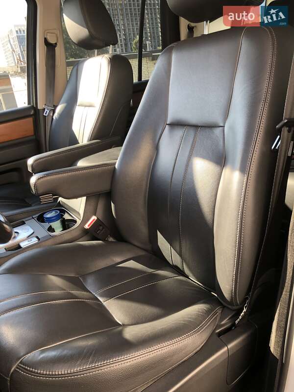 Внедорожник / Кроссовер Land Rover Discovery 2016 в Киеве