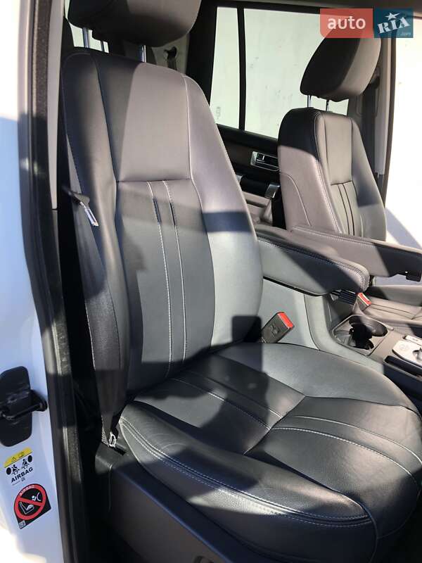 Внедорожник / Кроссовер Land Rover Discovery 2016 в Киеве