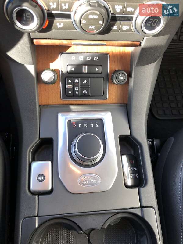 Внедорожник / Кроссовер Land Rover Discovery 2016 в Киеве