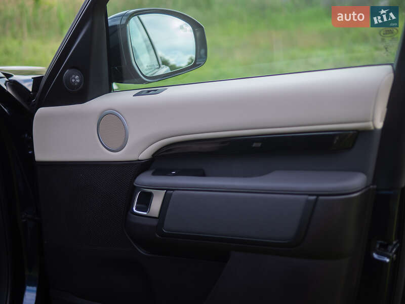 Внедорожник / Кроссовер Land Rover Discovery 2018 в Киеве