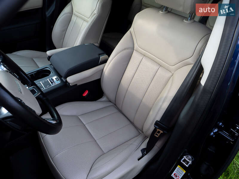 Внедорожник / Кроссовер Land Rover Discovery 2018 в Киеве