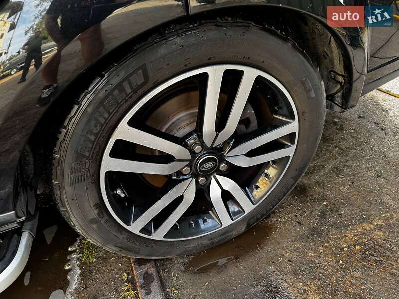 Позашляховик / Кросовер Land Rover Discovery 2016 в Києві