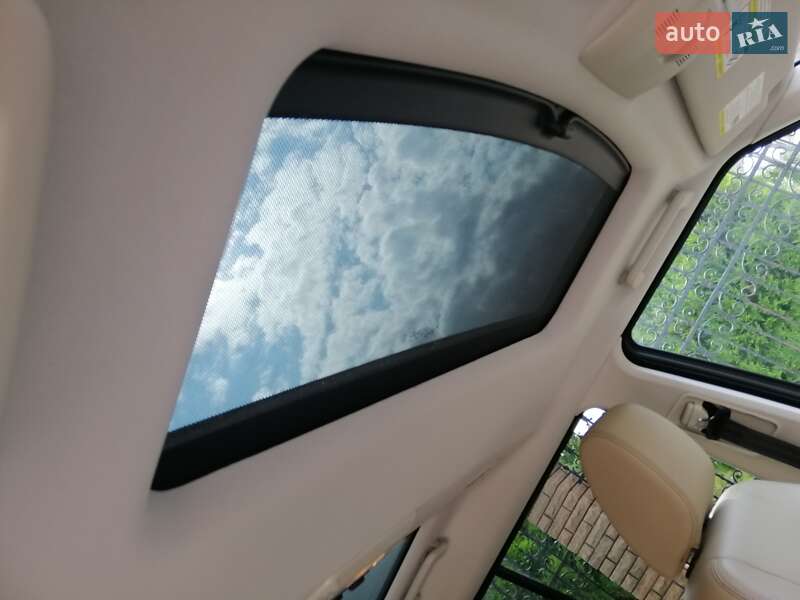 Позашляховик / Кросовер Land Rover Discovery 2014 в Луцьку