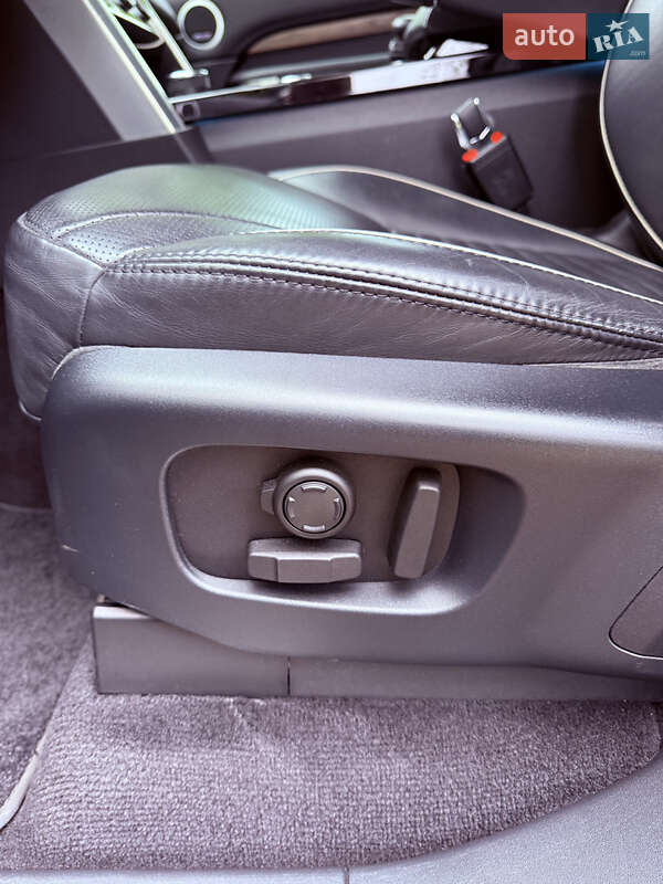 Позашляховик / Кросовер Land Rover Discovery 2019 в Києві